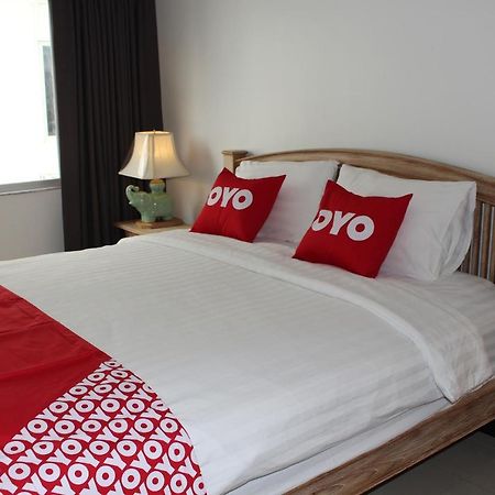 Oyo 75409 Premium The Family Hotel Чиангмай Экстерьер фото
