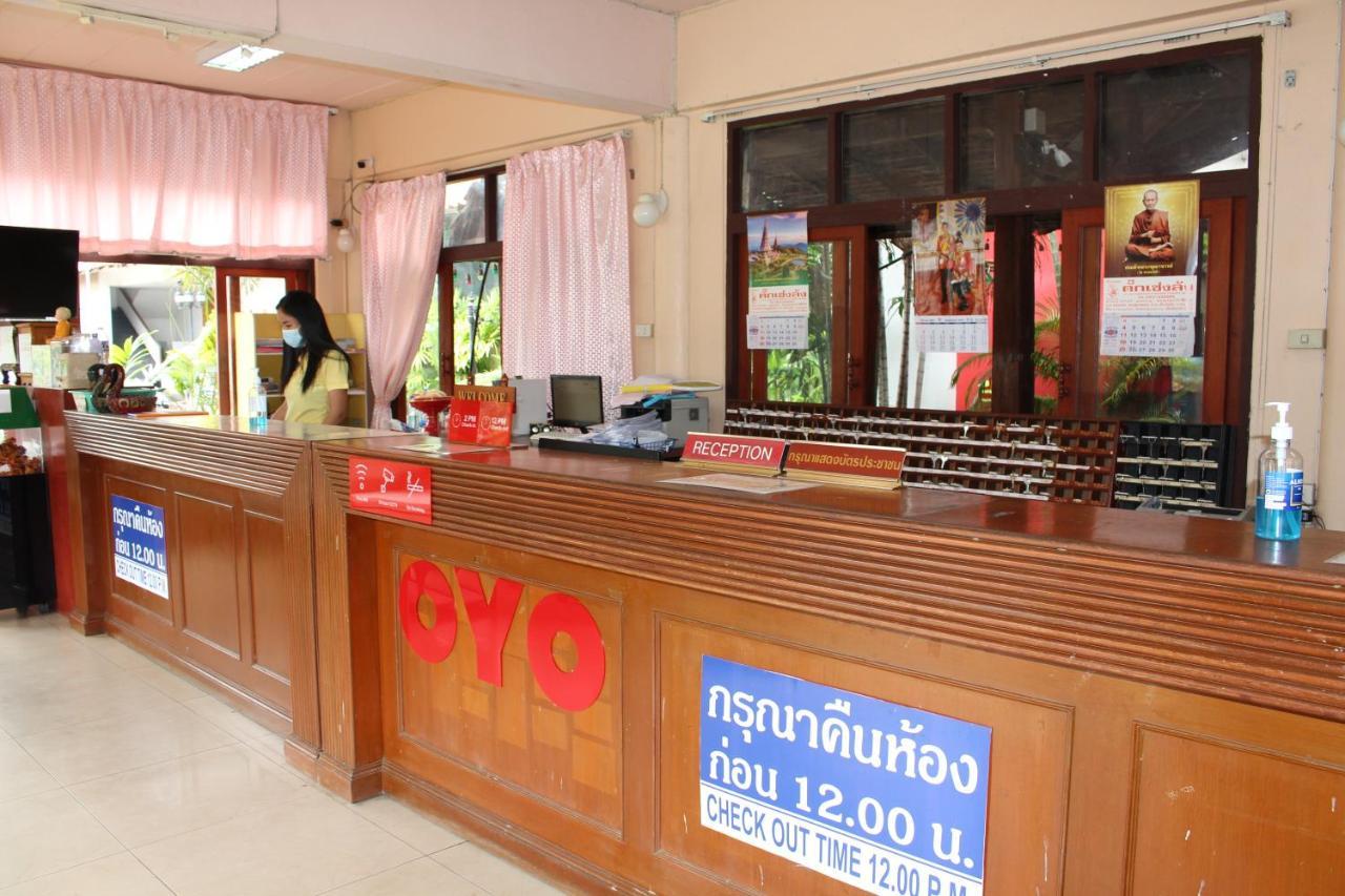 Oyo 75409 Premium The Family Hotel Чиангмай Экстерьер фото